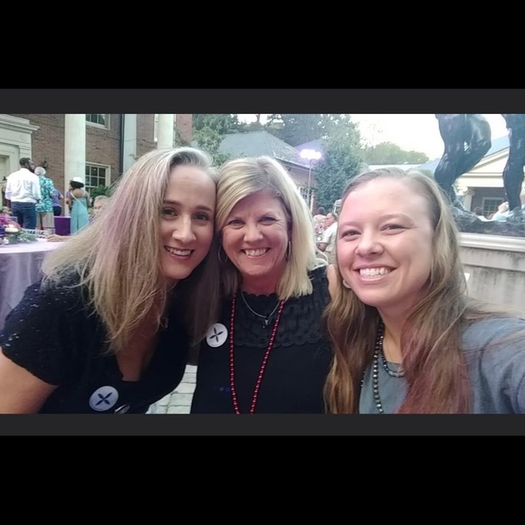 Meet your Posher - Picture 5 of 15